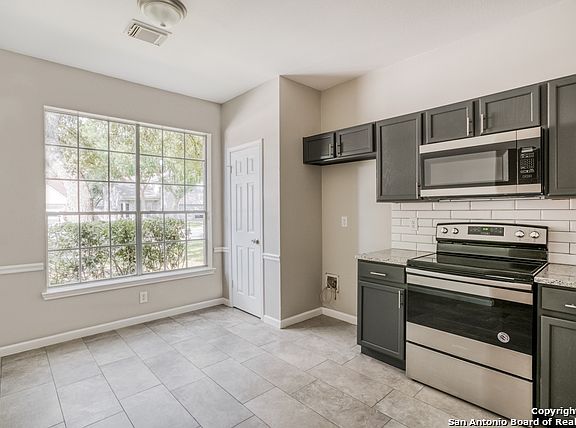 5th image of 2540 Grove Park