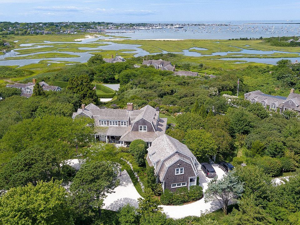 1st image of 8 Monomoy Rd