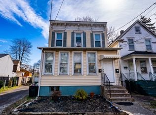 825 Amsterdam Ave, Roselle, NJ