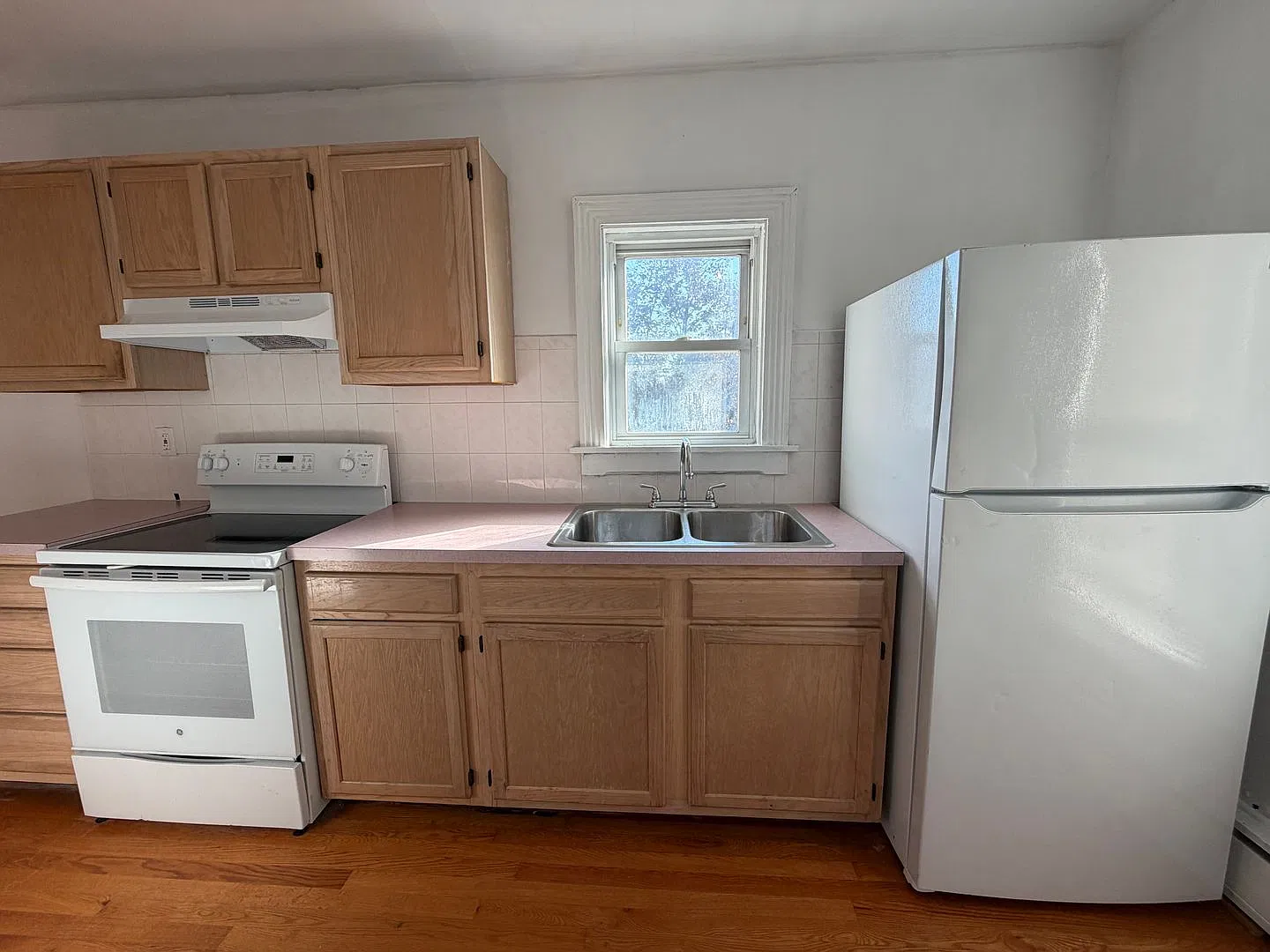 218 South East Ave — Photo 3
