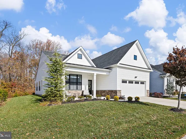 511 Davis Falls Dr, Newark, DE 19702