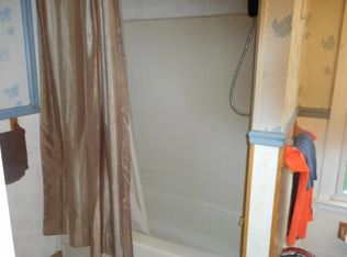 7242 Willow Rd, North Syracuse, NY 13212