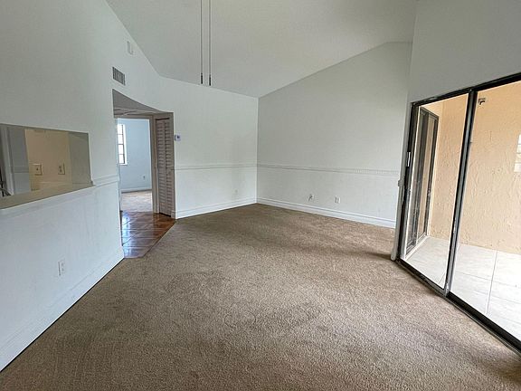 5th image of 1190 Washington Cir #1190E