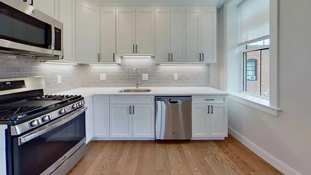 4 bed, $4,650 — Photo 1