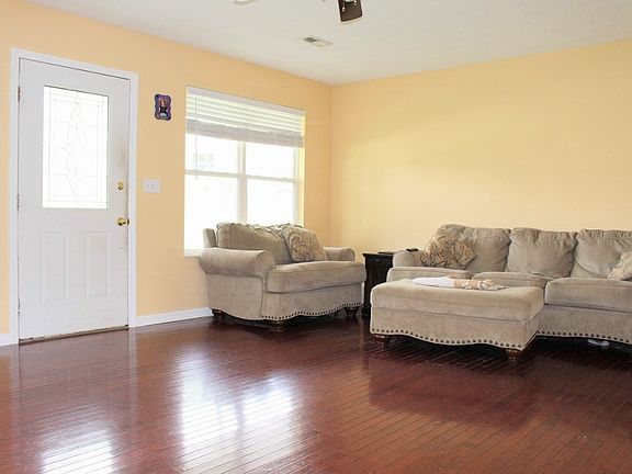 3rd image of 2677 Riverbend Dr
