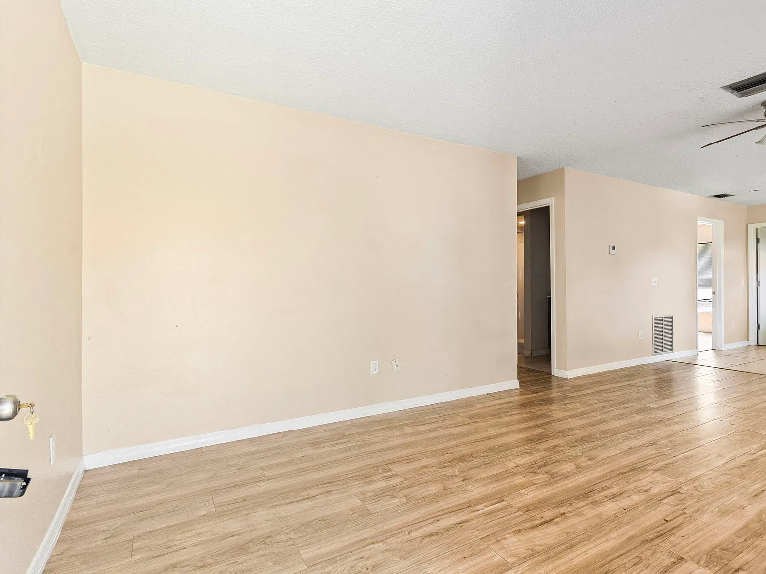 2 bed, 957 sqft, $1,450 — Photo 3