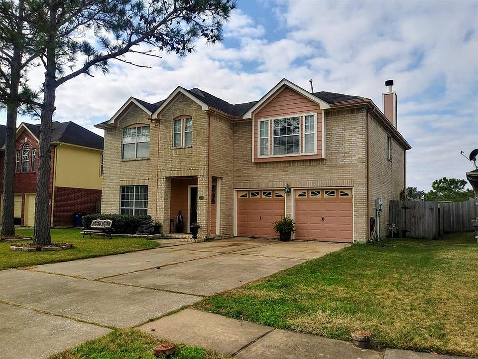 1st image of 208 Colony Creek Dr