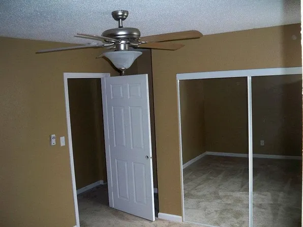 301 S 19th St, Belleville, IL 62226