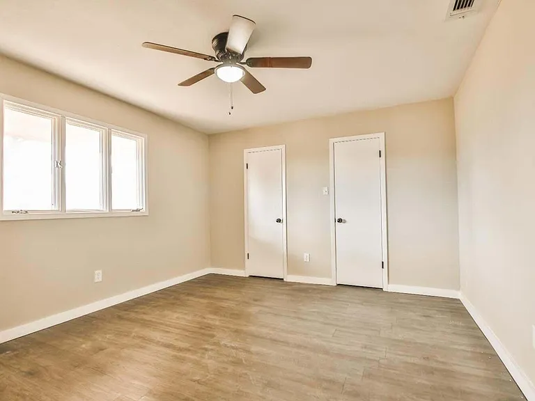 8007 Elmwood Ave — Photo 20