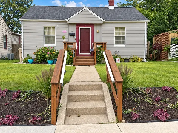 1215 Elliott St, South Bend, IN 46628