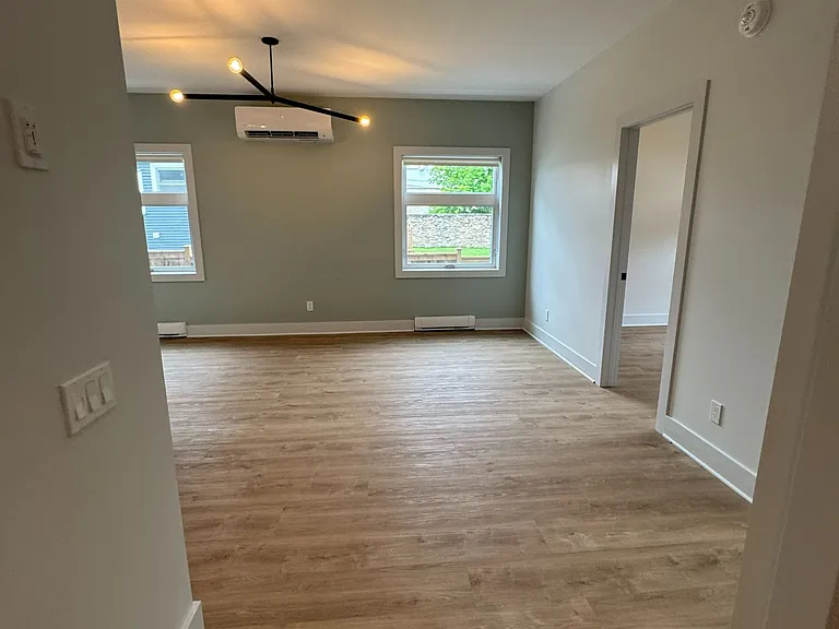 55 Drummond St E #104 — Photo 3