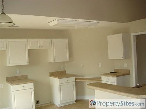 5th image of 105 Dark Wood Ct
