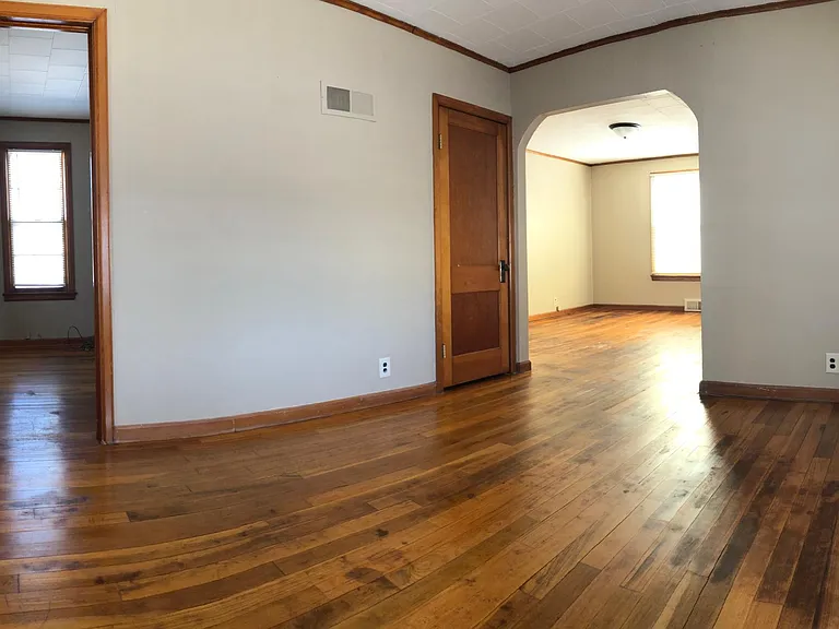 306 Commercial St — Photo 7