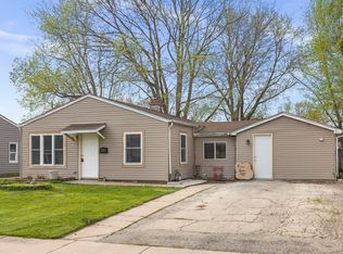 2300 Cypress Ln, Joliet, IL 60435