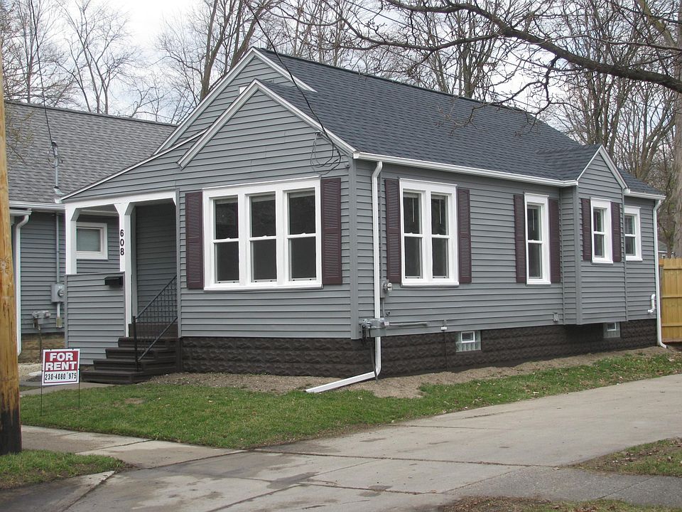 1st image of 608 N Foster Ave