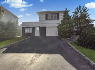 1190 Allen Dr, Seaford, NY 11783