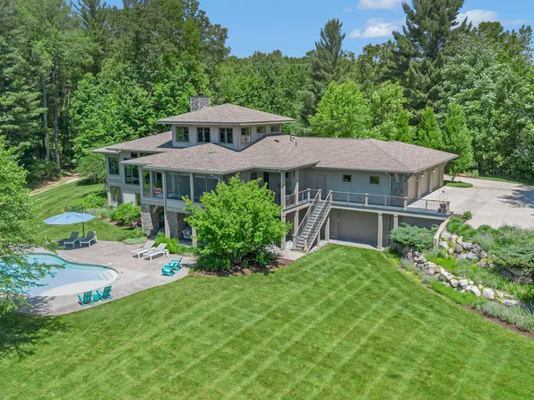 5560-7 Mile Rd NE, Belmont, MI 49306