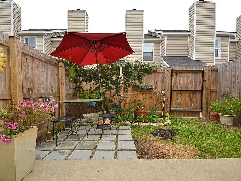 111 Mulberry Ln — Photo 18