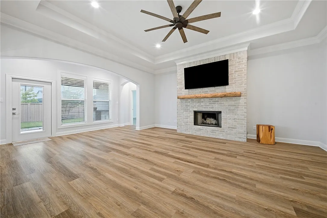 3 bed, 2555 sqft, $4,500 — Photo 4