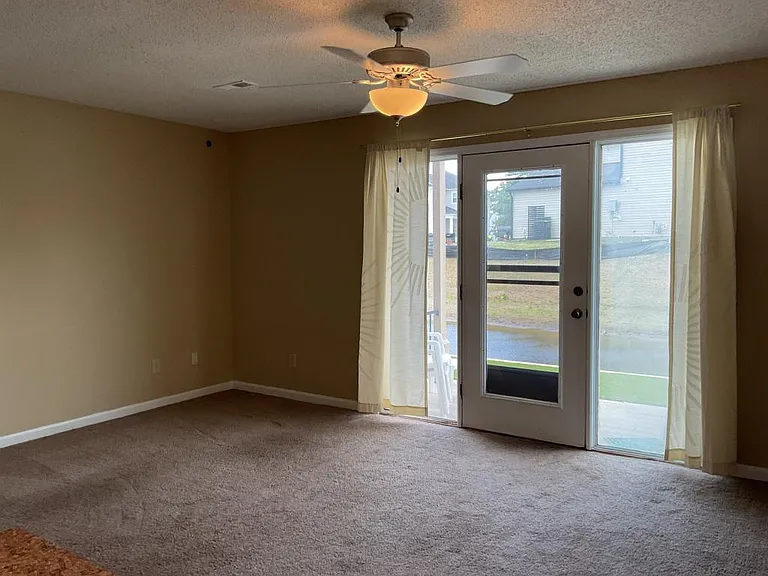210 Double Eagle Dr #A-1 — Photo 4