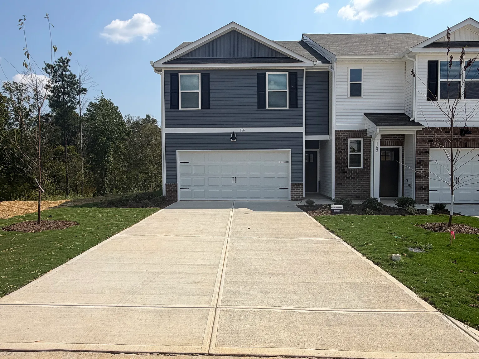 4 bed, 2.5 bath, 1658 sqft, $1,995 — Photo 2