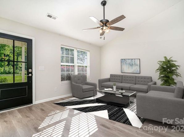 8809 Reedy Creek Rd, Charlotte, NC 28215