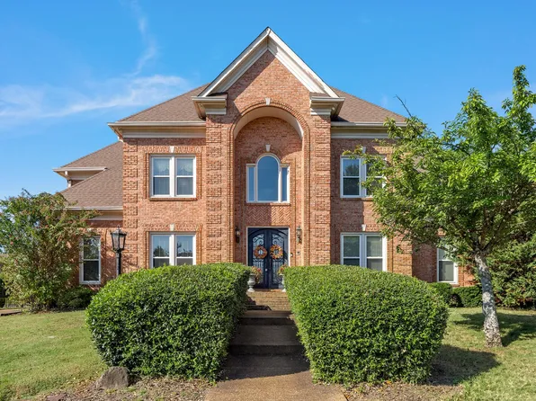 133 N Country Club Dr, Hendersonville, TN 37075