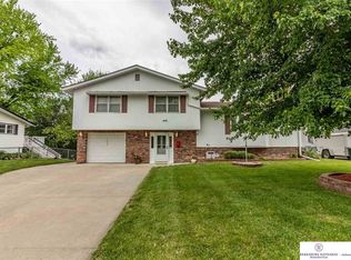 1414 Fairfax Rd, Bellevue, NE 68005