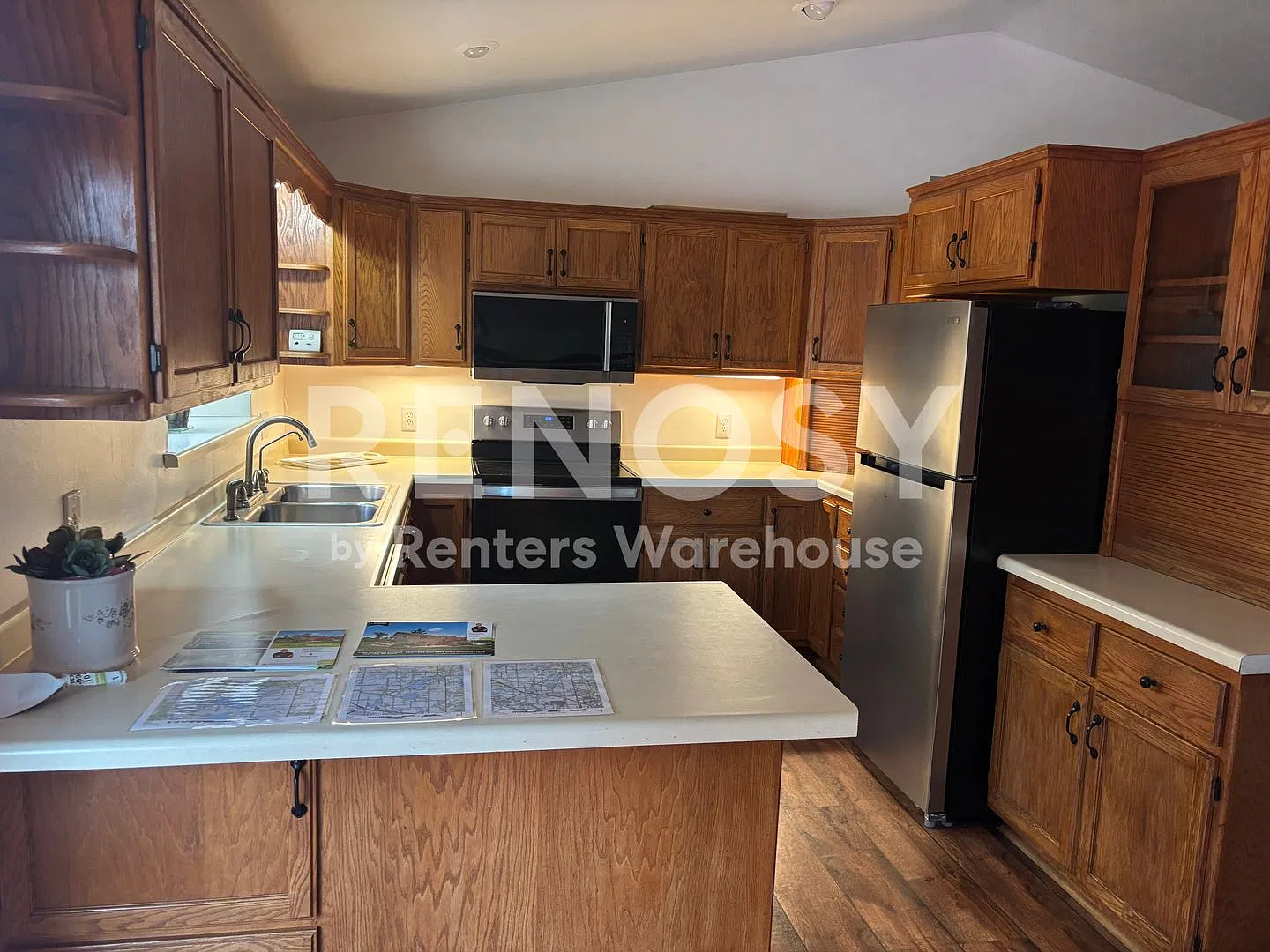 Available November 1st 5 Bedroom 3 Bath Single Family Home in Clear Lake — Photo 3