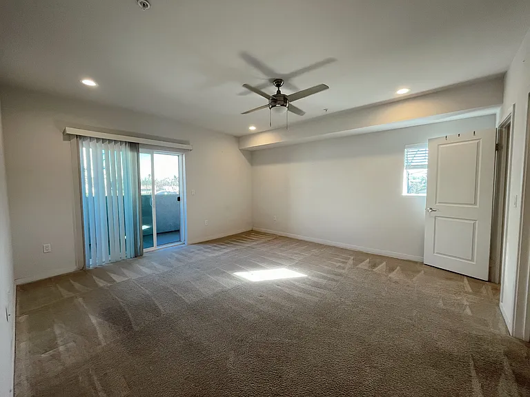 6332 Woodman Ave #4 — Photo 10