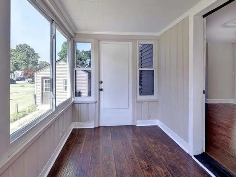255 Lasalle Ave — Photo 14