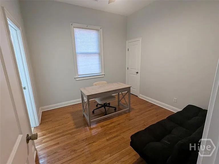 305 E Duffy St #A — Photo 13