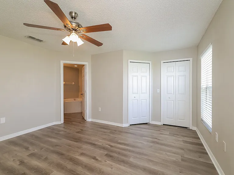 1140 Chesterfield Ct — Photo 10