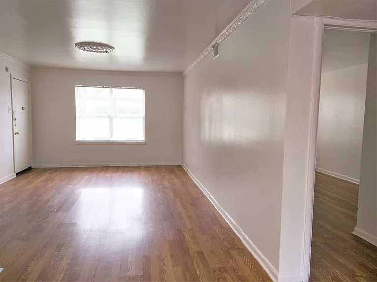 5729 Martel Ave #A — Photo 8