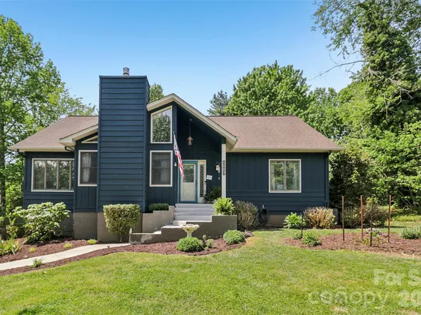 5483 Valley Run St, Hickory, NC 28601