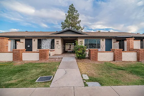 909 W Malibu Dr Photo 1