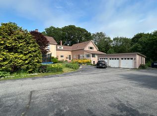 64 High St APT B, Yarmouth, ME 04096