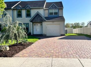 1346 Apple Blossom Dr, Yardley, PA 19067
