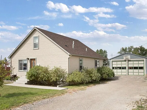 16 S Choteau Ave, Hardin, MT 59034