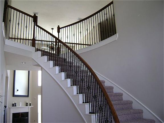 2nd image of 1219 S Country Club Dr