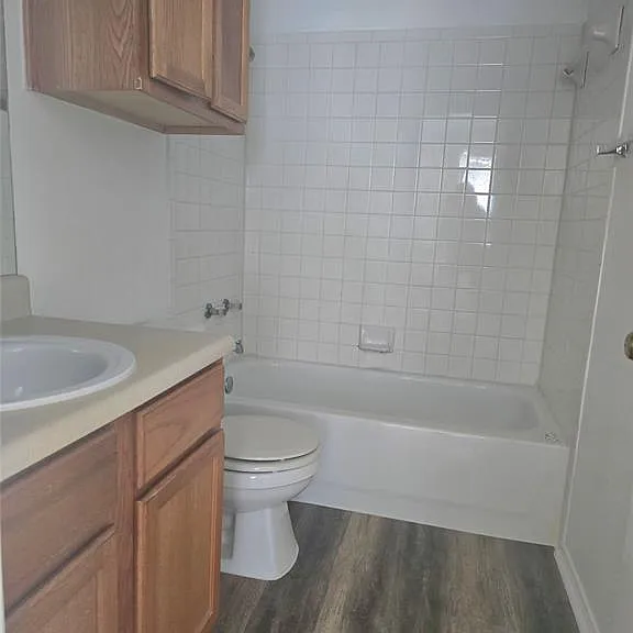 2837 Southampton Way #A — Photo 8