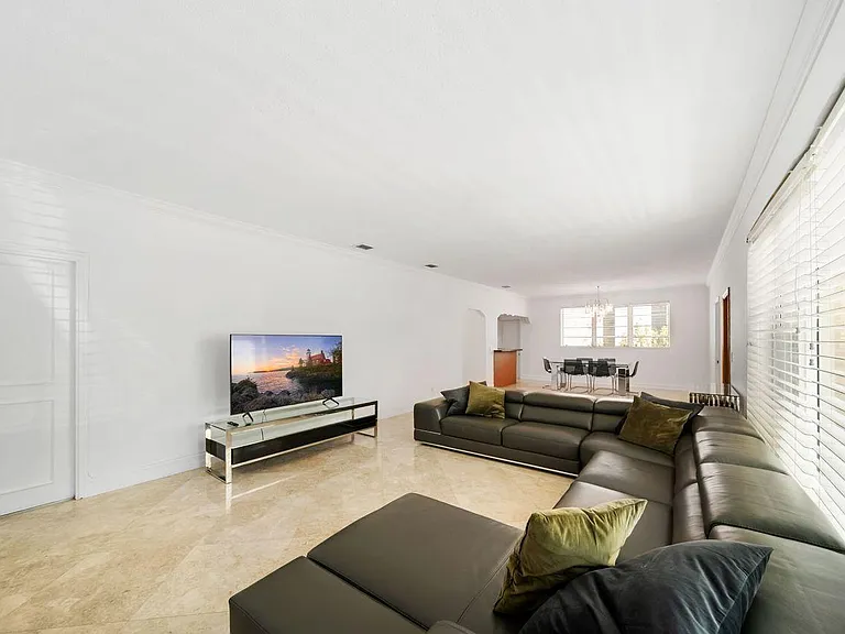 9572 Abbott Ave — Photo 18