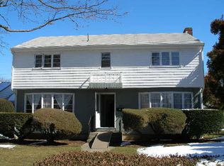 208 Carroll Ave, Newport, RI 02840