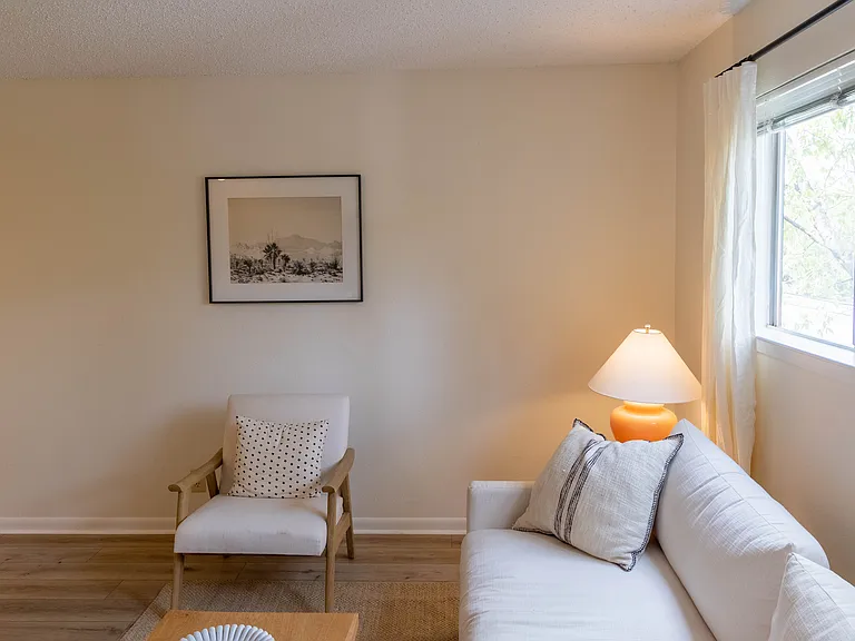 5516 Roosevelt Ave #201 — Photo 4