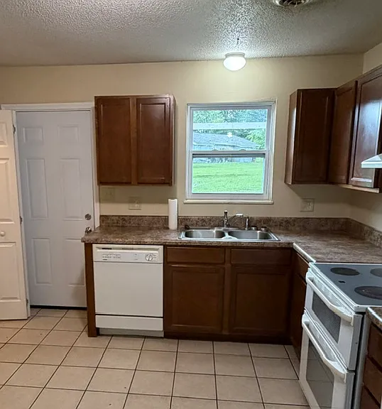 4912 Bradshaw Rd — Photo 3
