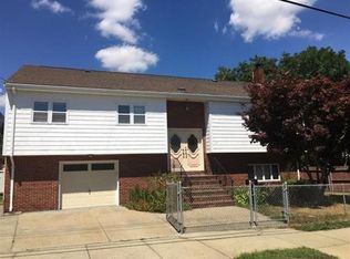 111 Clifford St, New Bedford, MA 02745