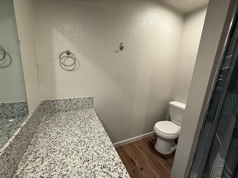 3701 Colonial Dr #201 — Photo 27