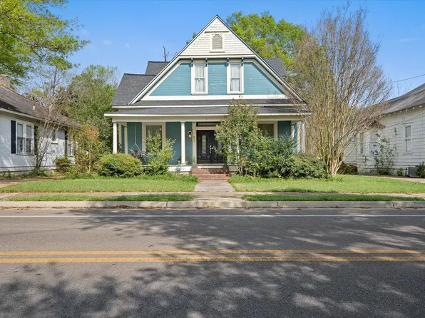 837 N 7th Ave, Laurel, MS 39440