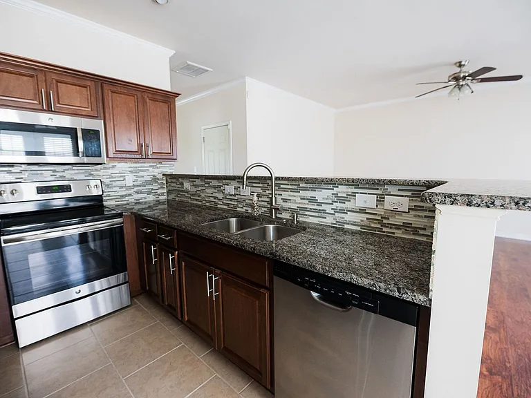 710 Central Park Ave — Photo 16