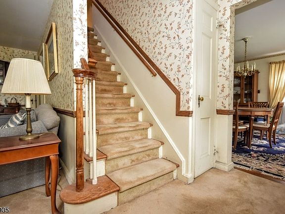 3rd image of 210 Rodney St